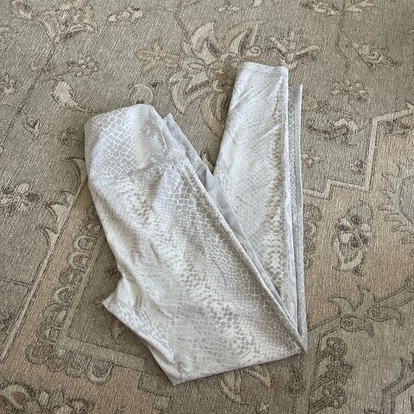 wear talia snake leggings - Picture 1 of 3